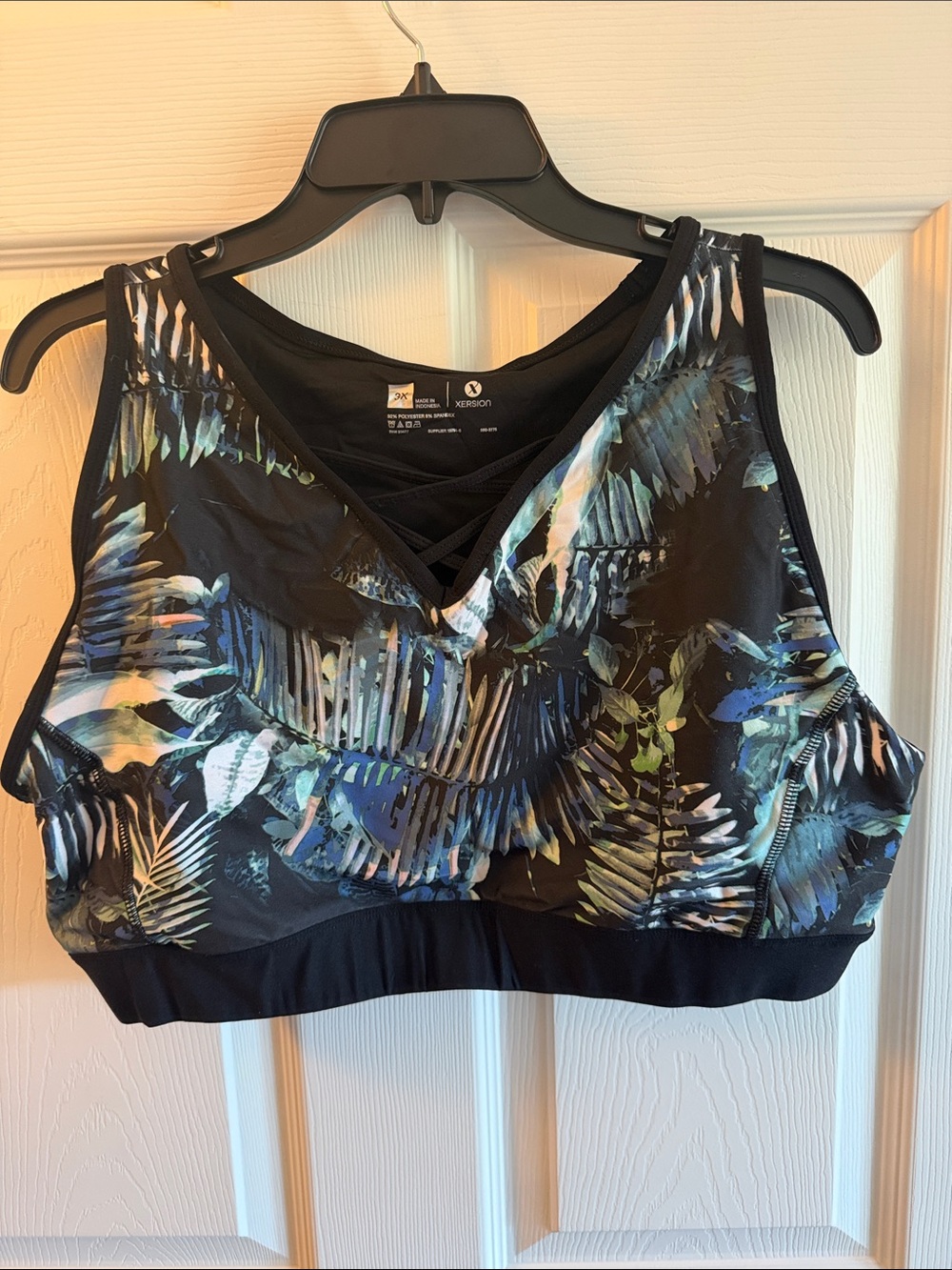 Xersion Black Tropical Leaf Print Sports Bra Top